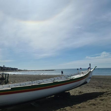 Apartamento Cerca De La Playa Daire Málaga Dış mekan fotoğraf
